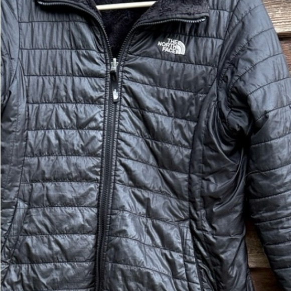 The North Face Women's Black Puffer Jacket - Picture 1 of 5